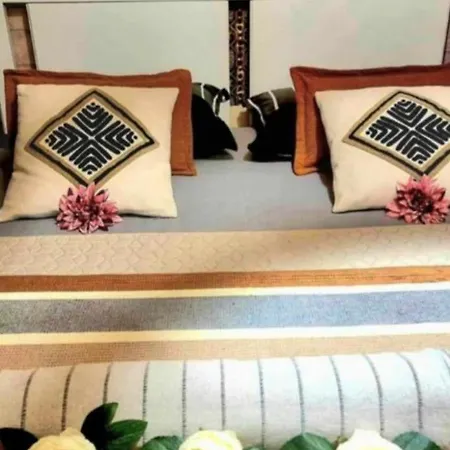 Bohemian Elly 바르나